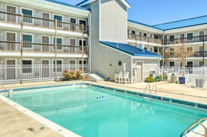 Ocean City Condo with Balcony - Walk to the Beach!